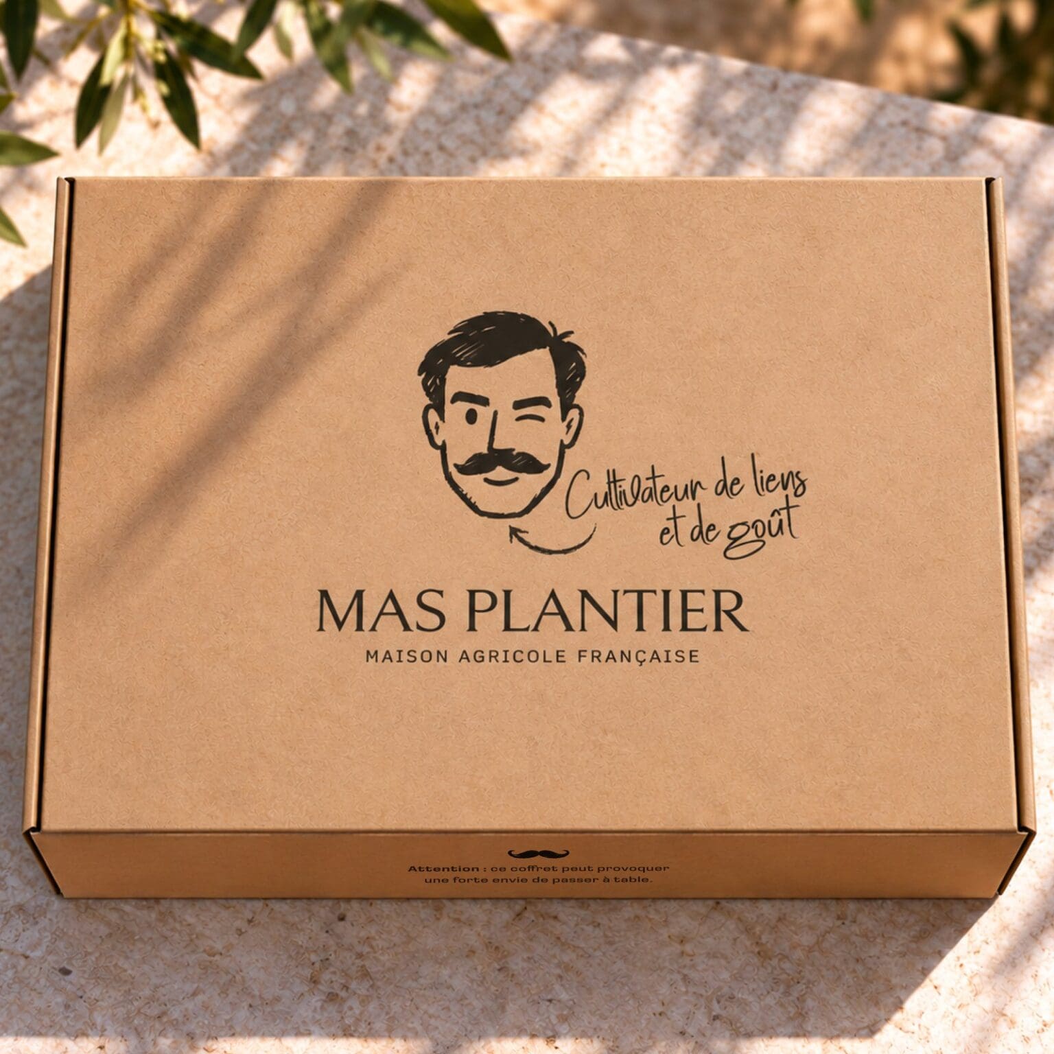 Coffret cadeau MAS PLANTIER fermé, en kraft
